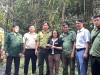 Hạt Kiểm lâm Khu vực 6 phối hợp với chính quyền địa phương và các đơn vị liên quan thực hiện tái thả cá thể Rùa núi vàng quý hiếm về môi trường tự nhiên
