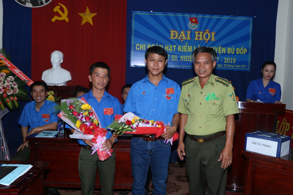 Đồng chí Hoàng Ngọc Phong - Bí thư Chi bộ tăng hoa Chúc mường Ban chấp hành chi đoàn